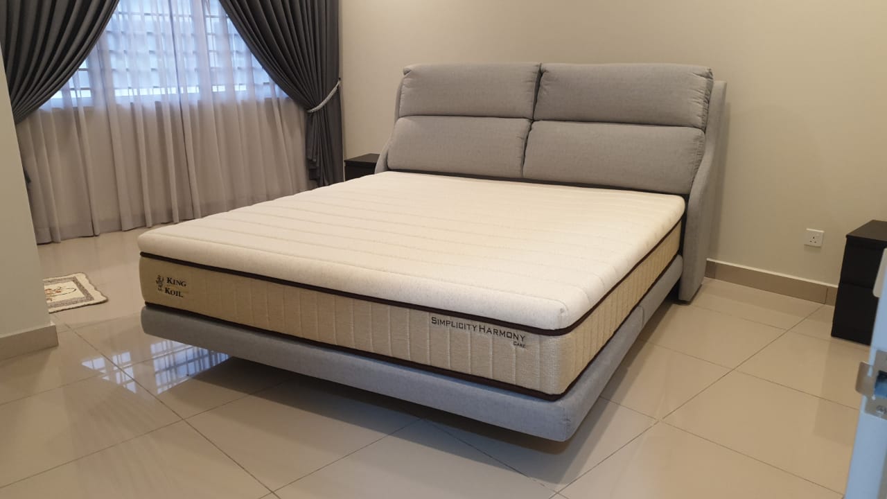 JIA 300 with floating divan